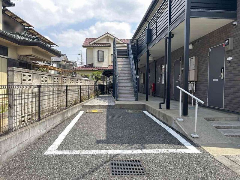 レオネクストサイレントⅡ 駐車場