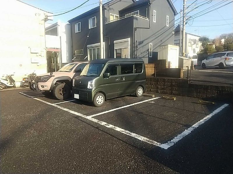 レオパレス第２ベルプラッツ 駐車場