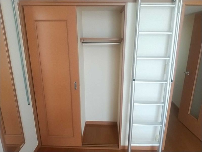 レオパレスビューテラス 収納