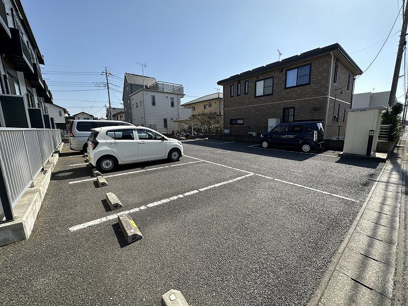 レオパレスブリエ　ソレイユ 駐車場
